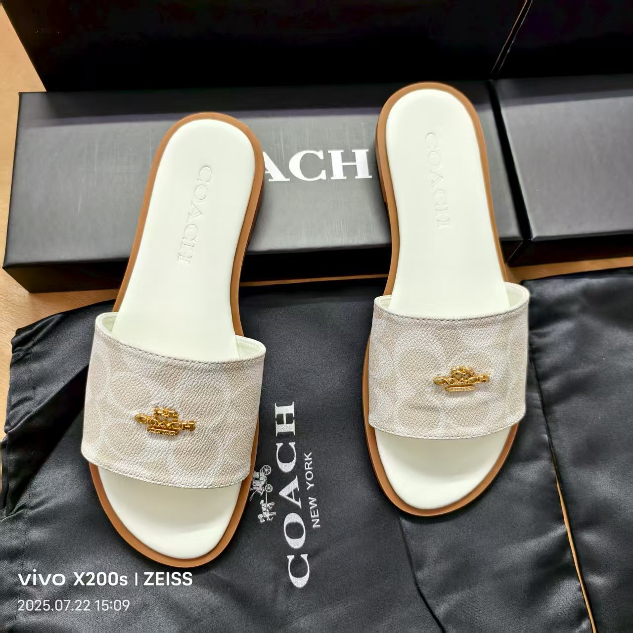 Cheap Slippers Summer Beach Sandals Wholesale Shoes - Image 2