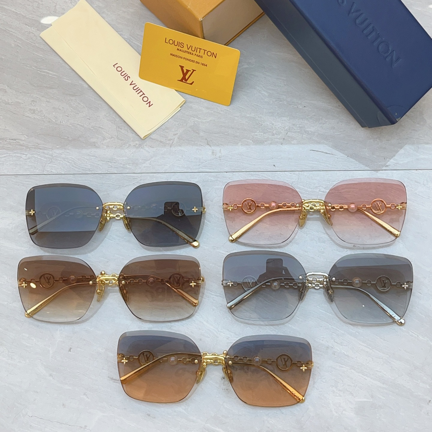 Fashion Trend Designer Sunglasses - Image 3