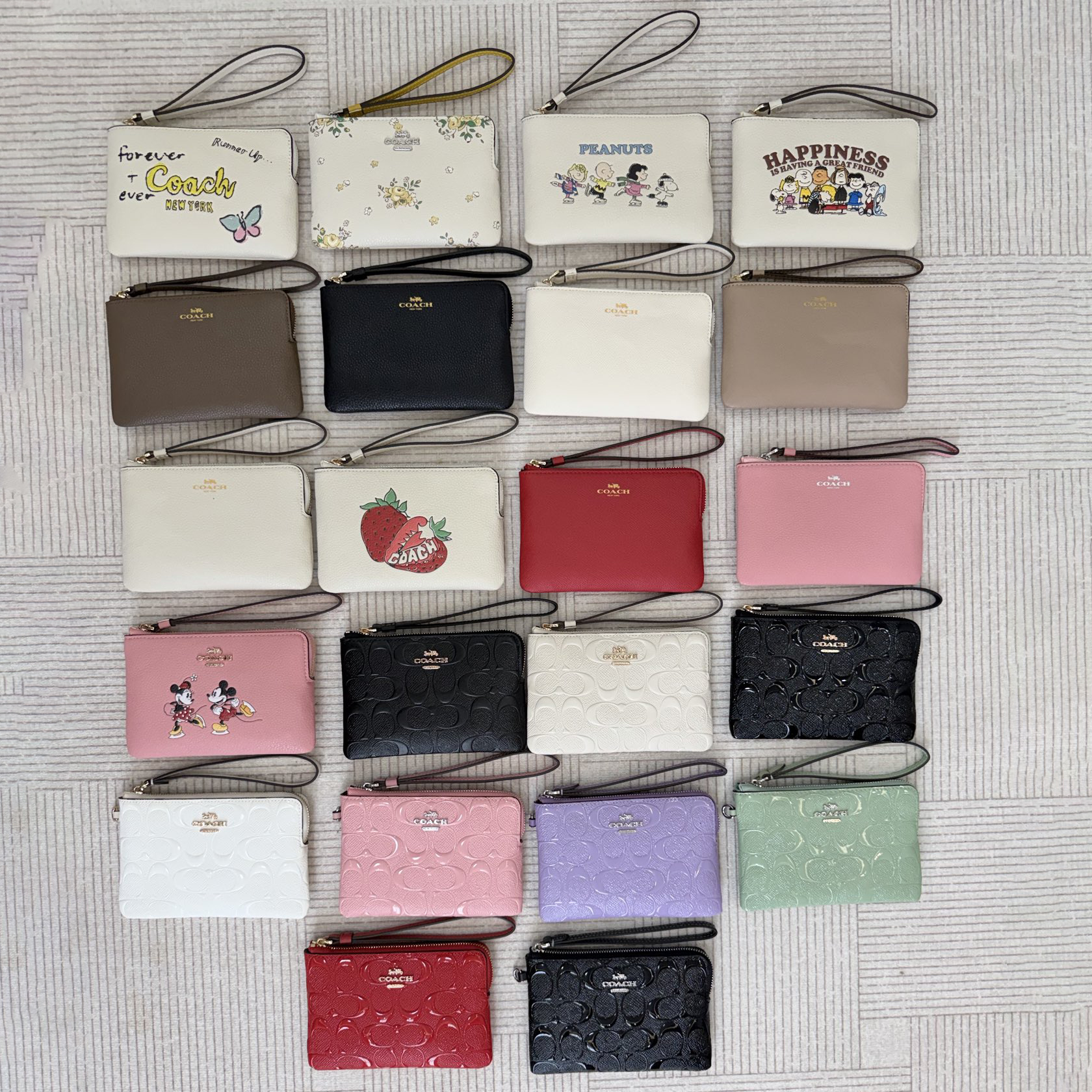 Print Corner Zip Wristlet Purse In Signature Leather