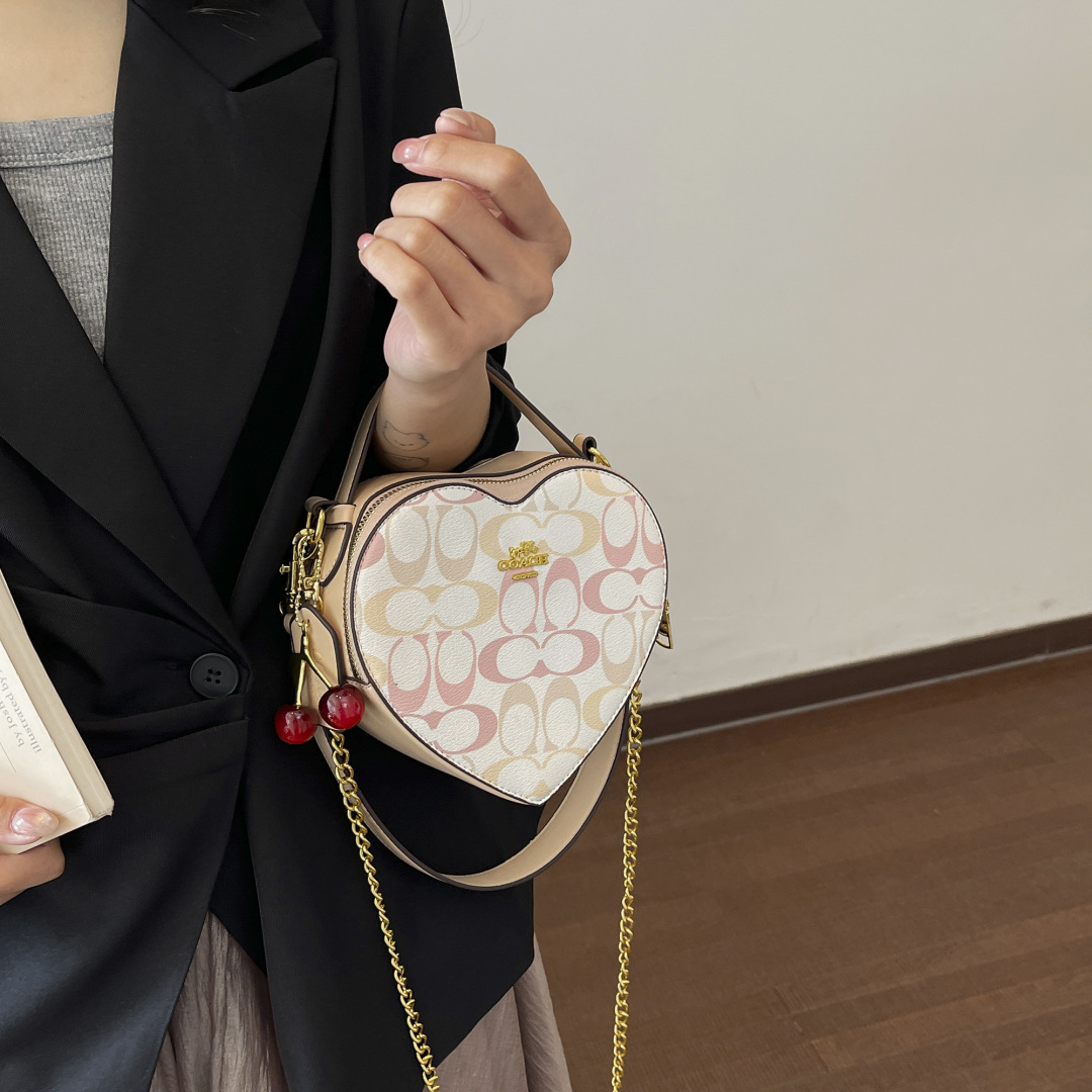 New Style Print Heart Crossbody Bags in Signature - Image 6