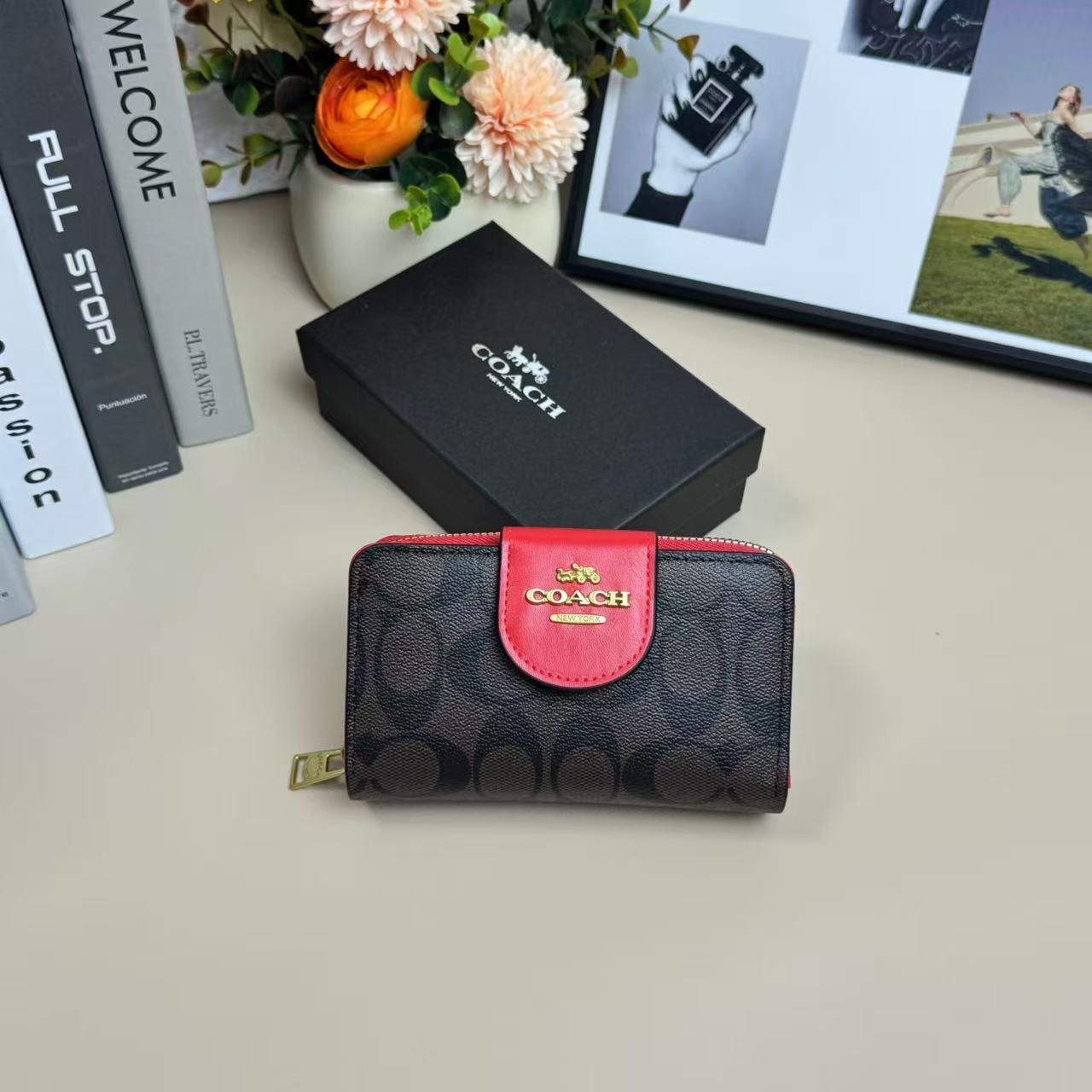 Medium Corner Zip Wallet Designer Card Holder - Image 8