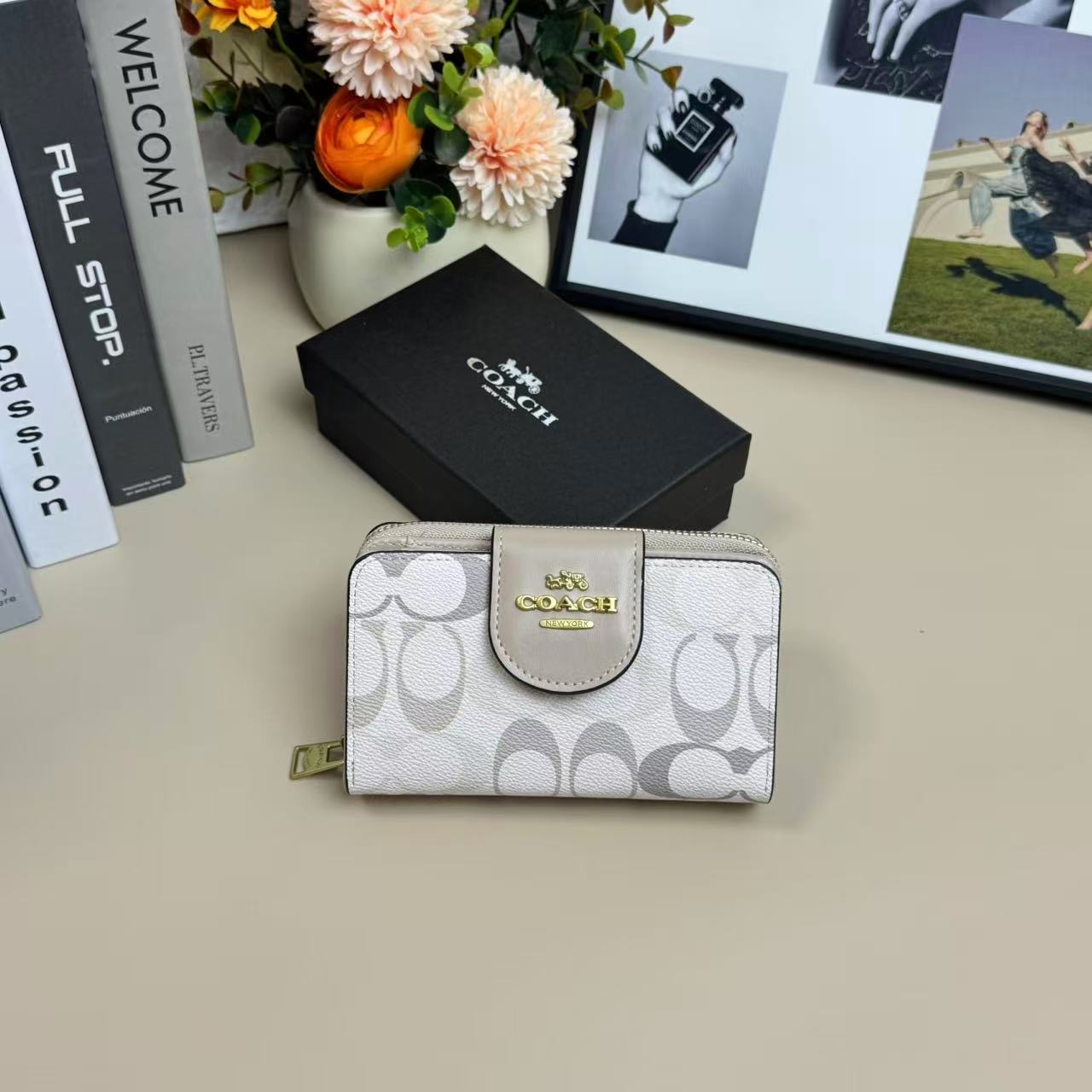 Medium Corner Zip Wallet Designer Card Holder - Image 7