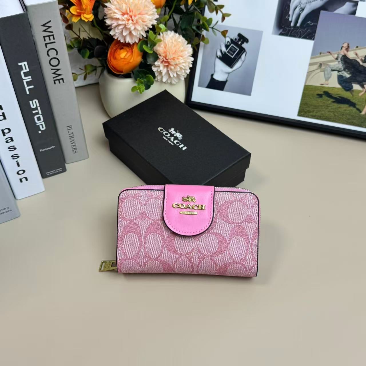 Medium Corner Zip Wallet Designer Card Holder - Image 6