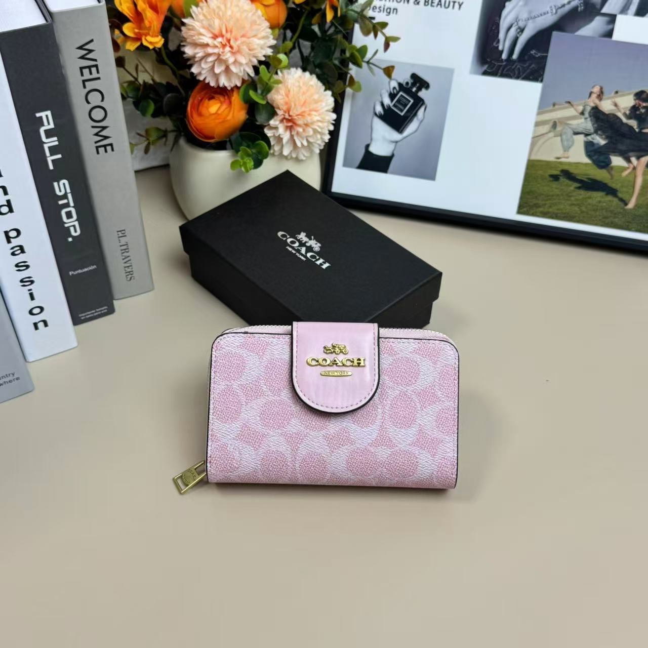 Medium Corner Zip Wallet Designer Card Holder - Image 4